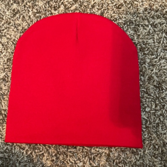 Nice red beanie - Picture 3 of 3